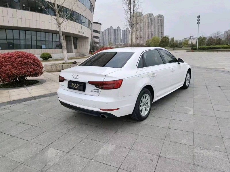 宜昌17年奥迪A4L4