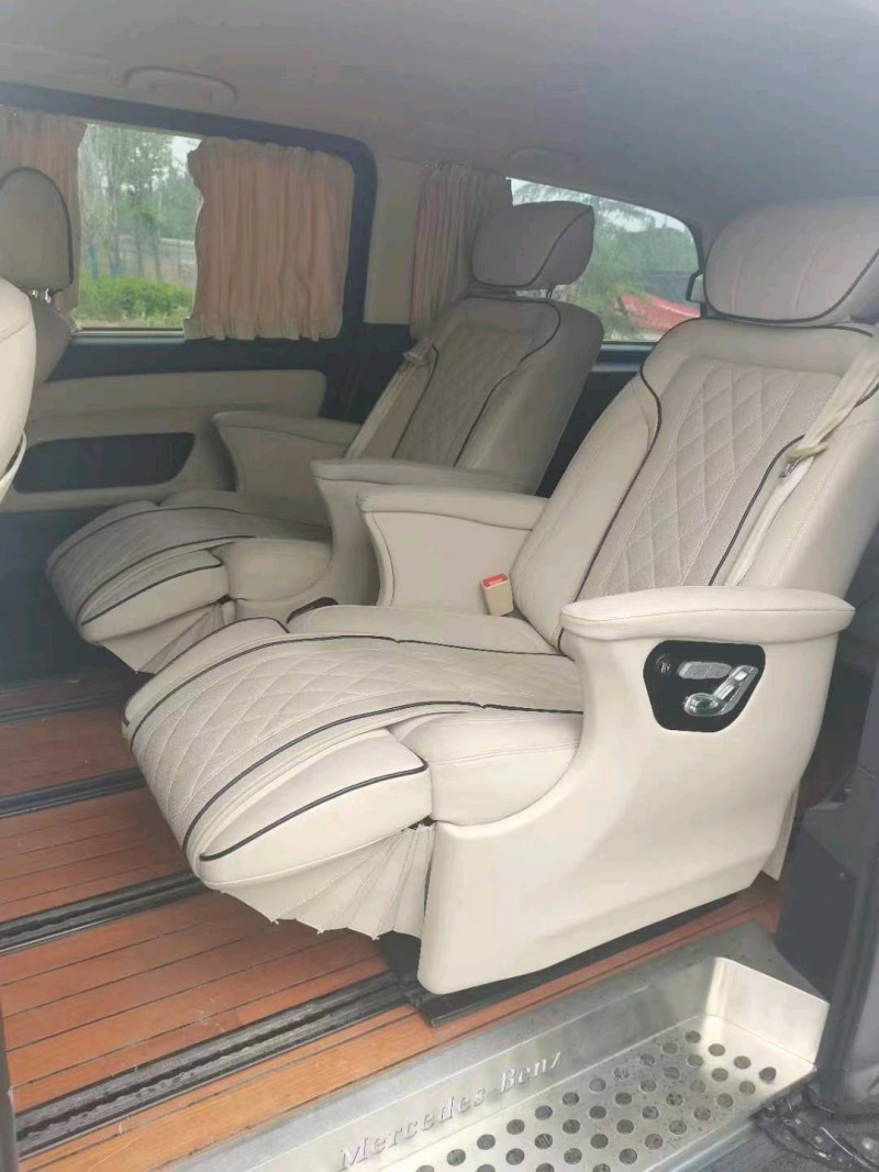 青岛17年奔驰威霆7