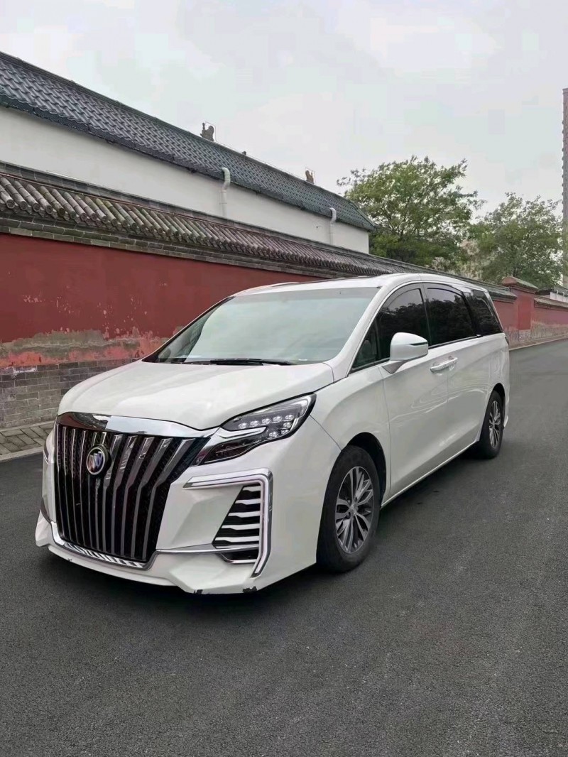 青岛21年别克GL82
