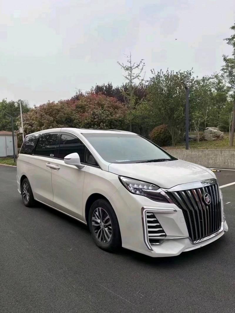 青岛21年别克GL83