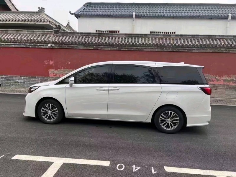 青岛21年别克GL85