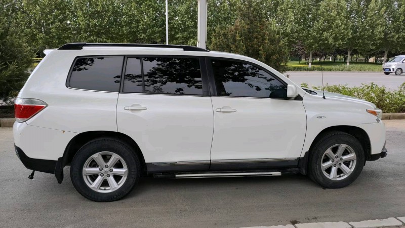 保定13年丰田汉兰达4