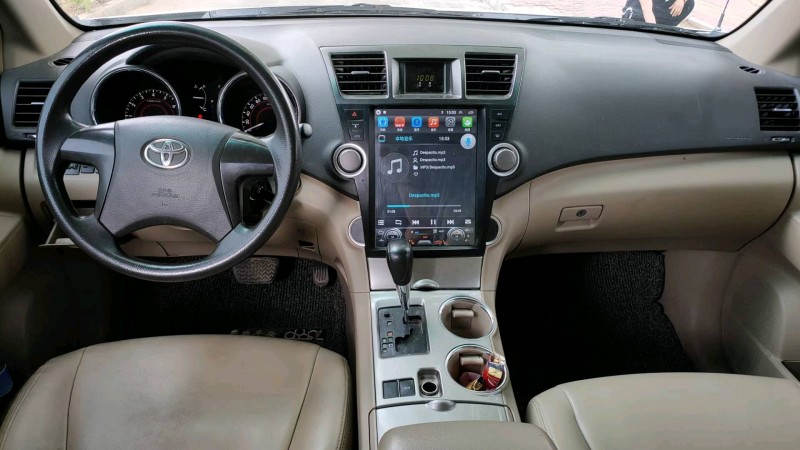 保定13年丰田汉兰达5