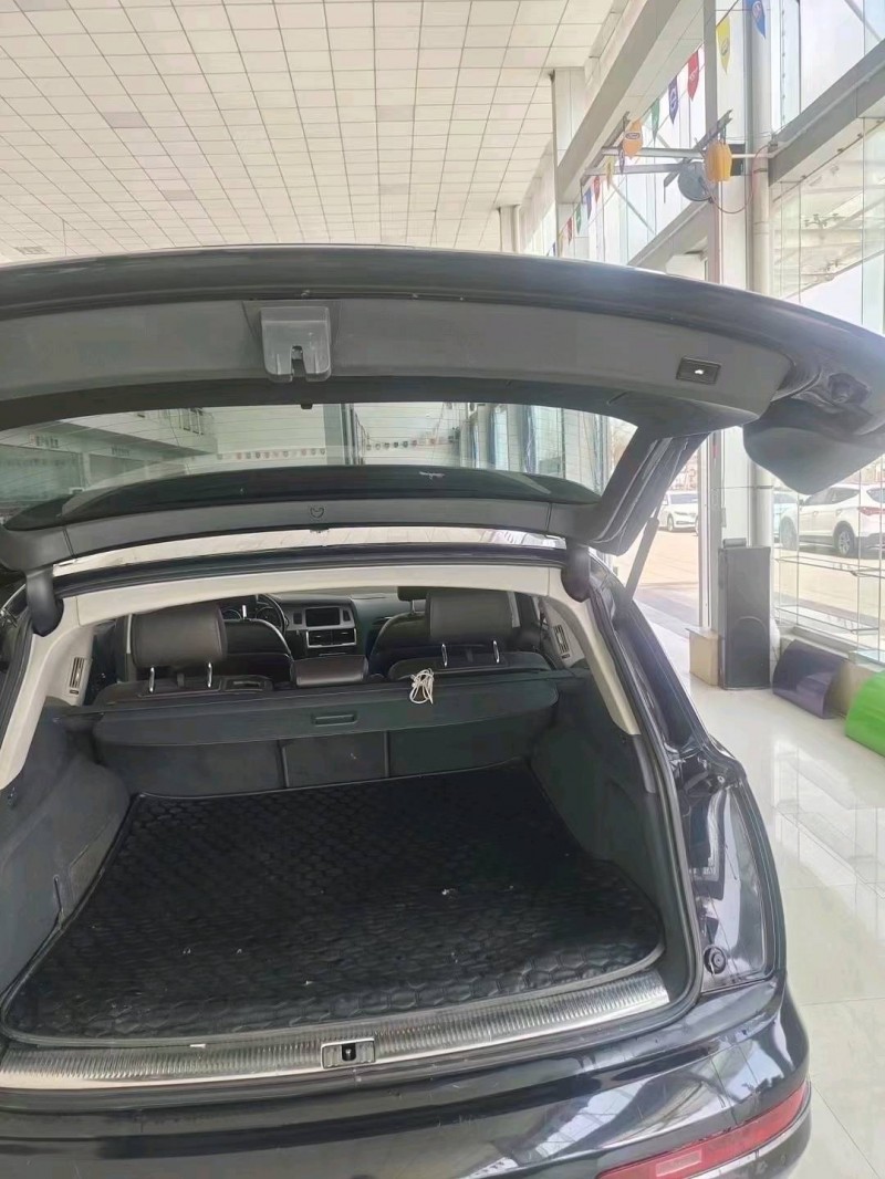 济南10年奥迪Q75