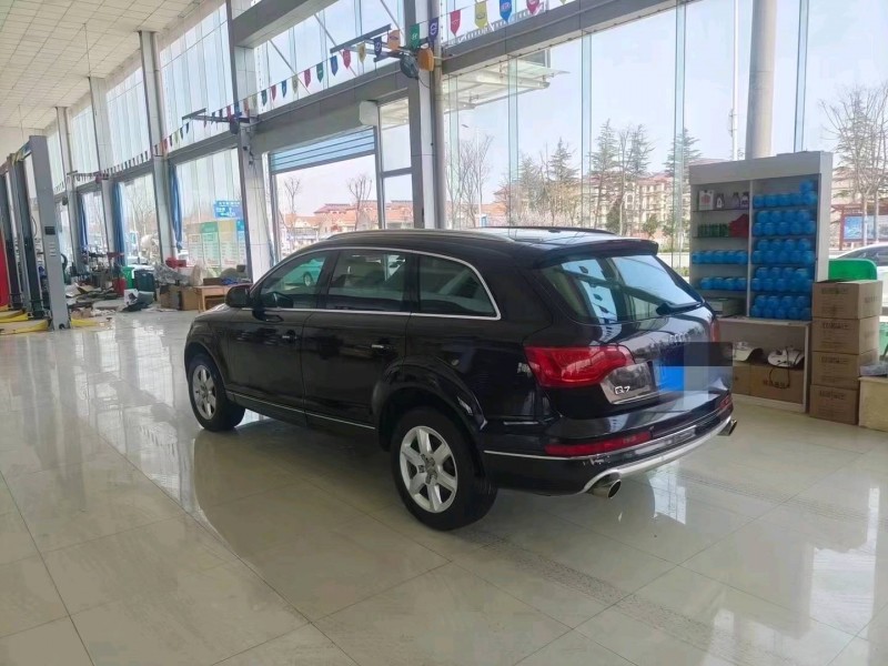 济南10年奥迪Q78