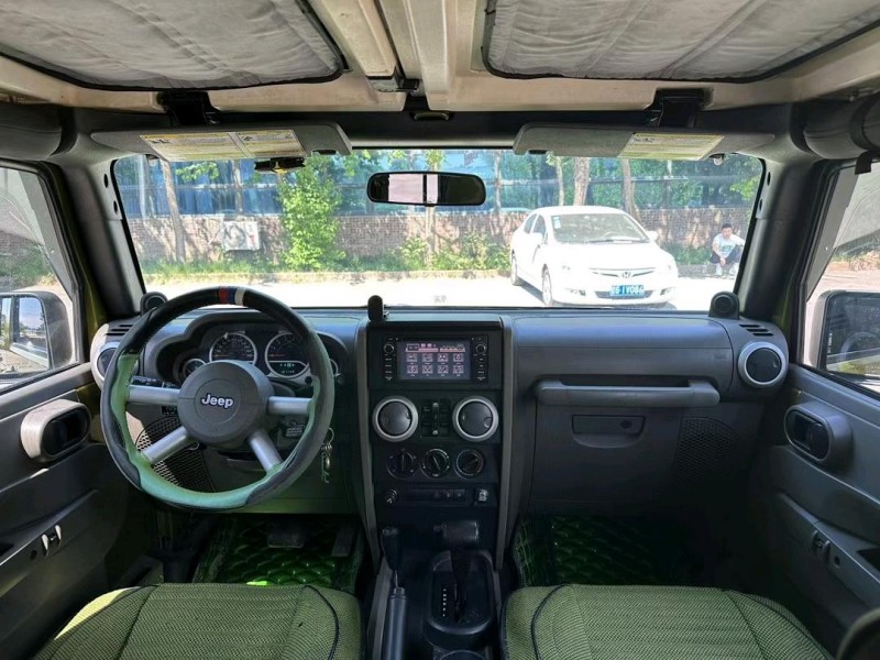 沈阳08年Jeep牧马人8
