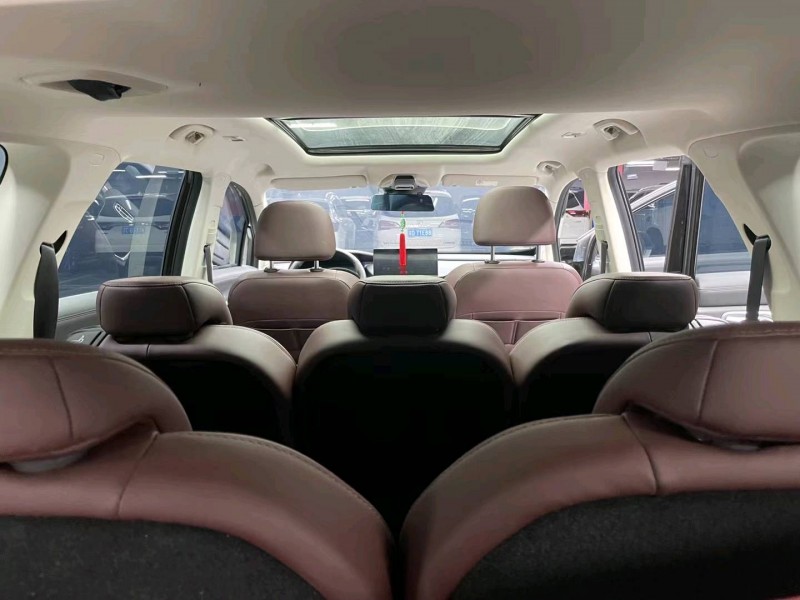 成都21年吉利豪越7