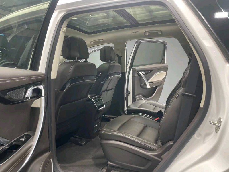 成都19年吉利嘉际4