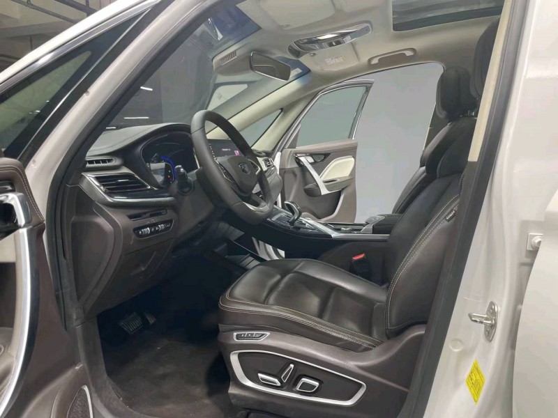 成都19年吉利嘉际5