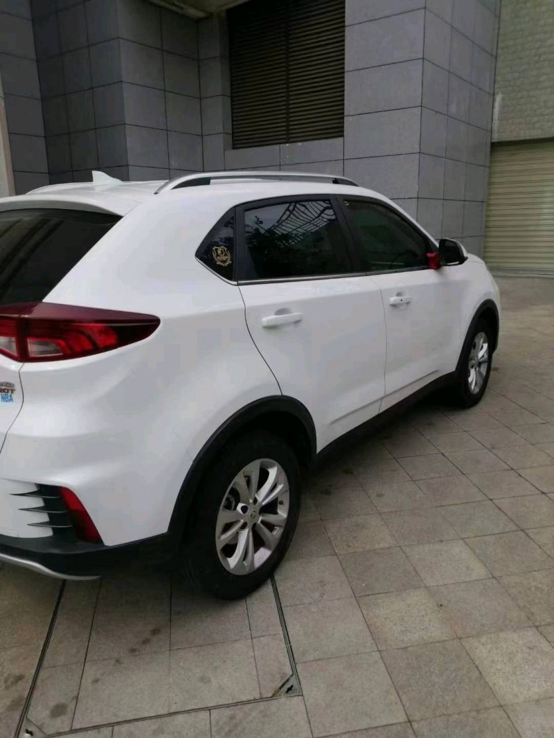 成都18年名爵锐腾8