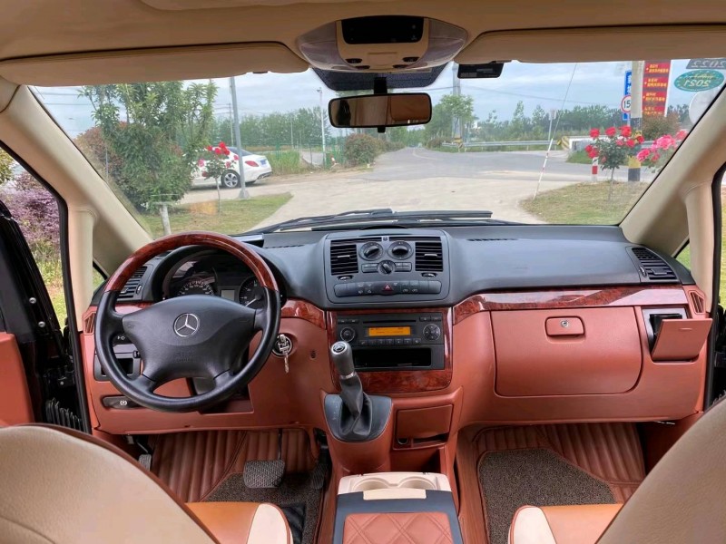 徐州16年奔驰威霆4