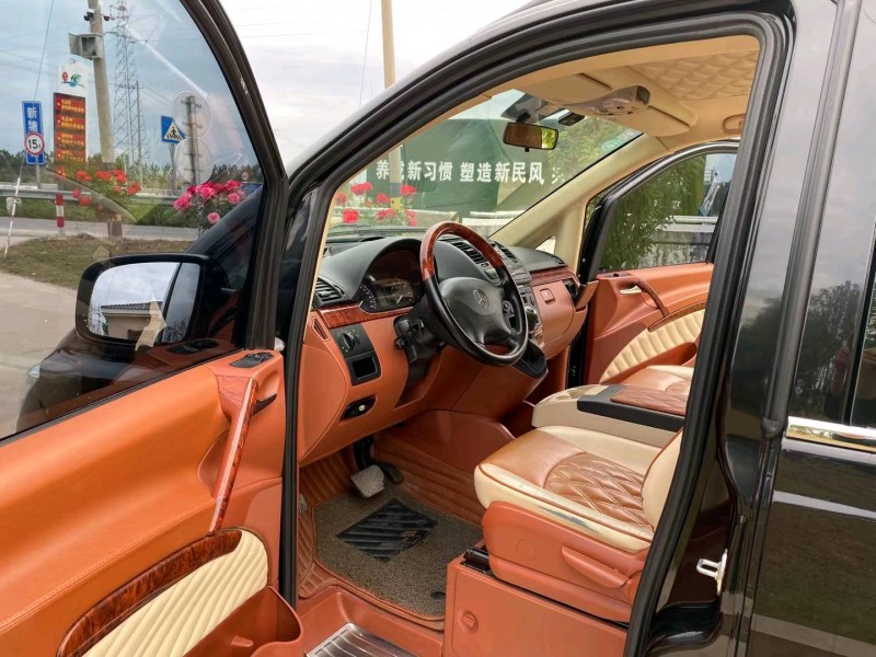 徐州16年奔驰威霆3
