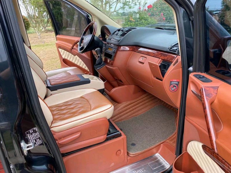 徐州16年奔驰威霆5