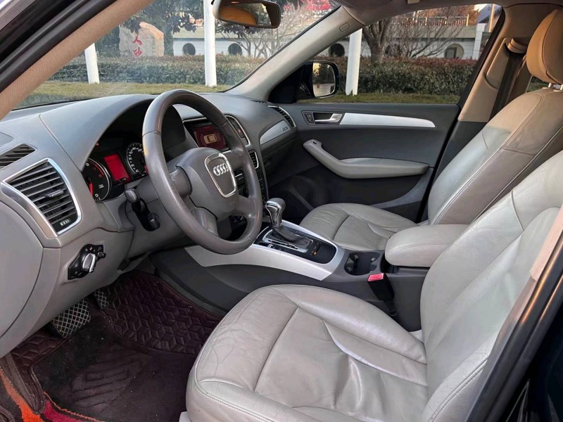 济南10年奥迪Q56