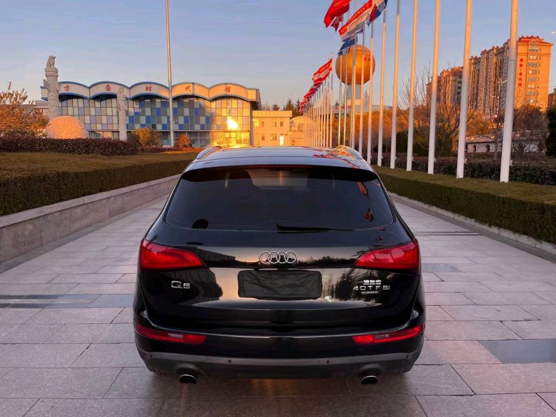 济南10年奥迪Q59