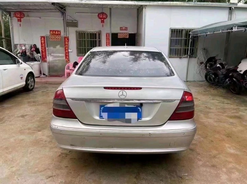 广州08年奔驰E8