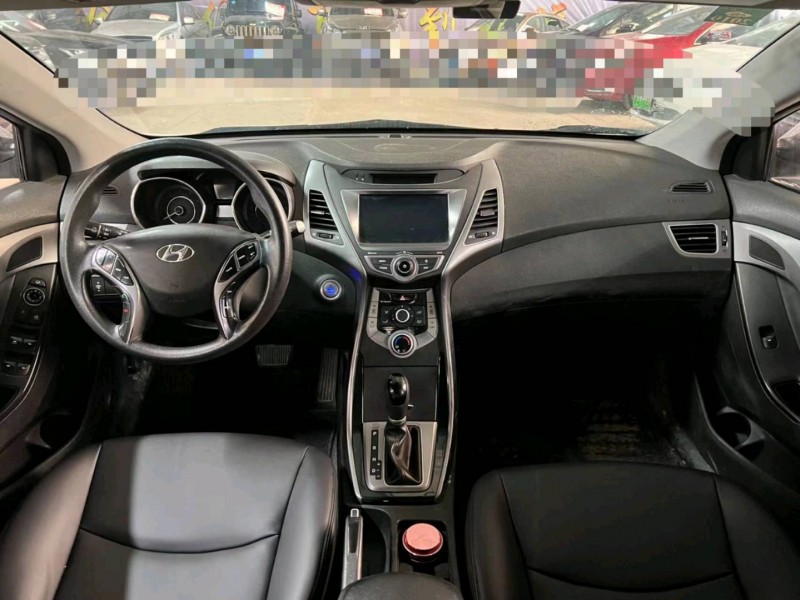 济宁17年现代朗动4