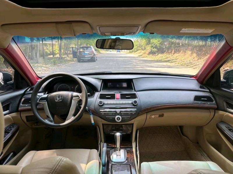 济宁13年本田雅阁7