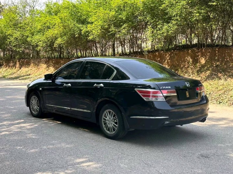 济宁13年本田雅阁6