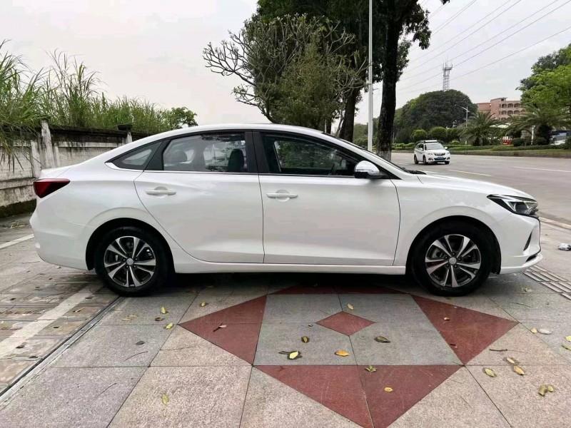 深圳21年長安汽車逸動2