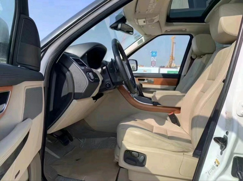 广州11年路虎揽胜运动7