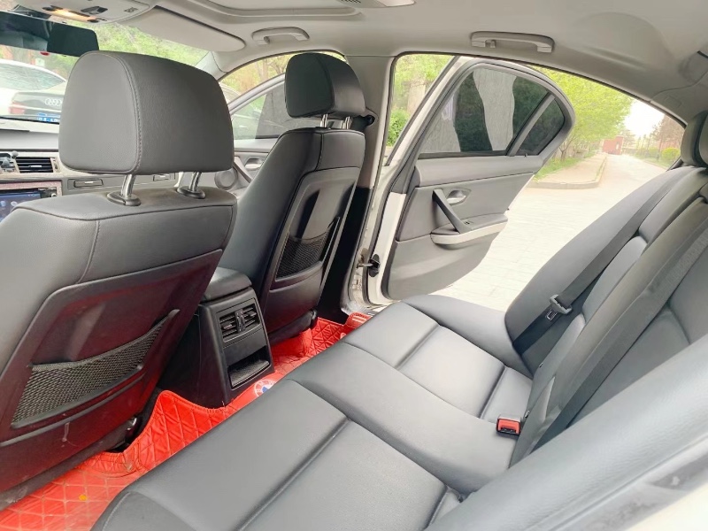 北京11年宝马3系8