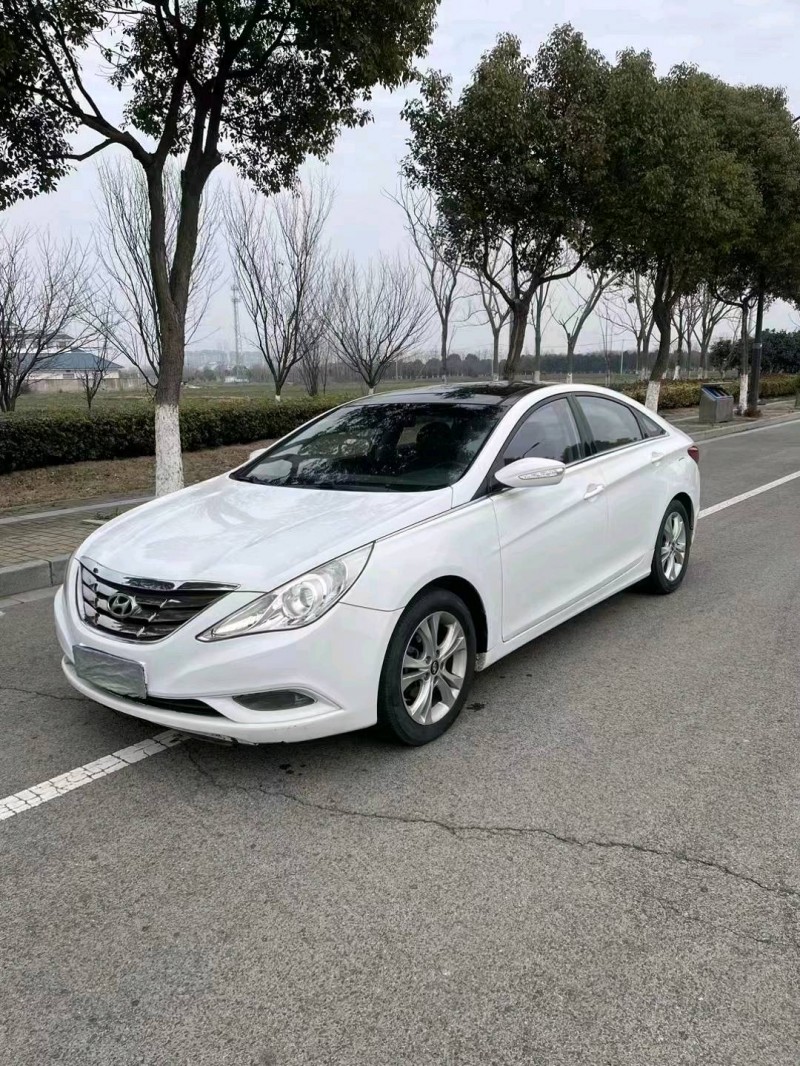 盐城13年现代索纳塔八2