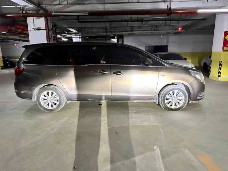 石家庄19年别克GL82