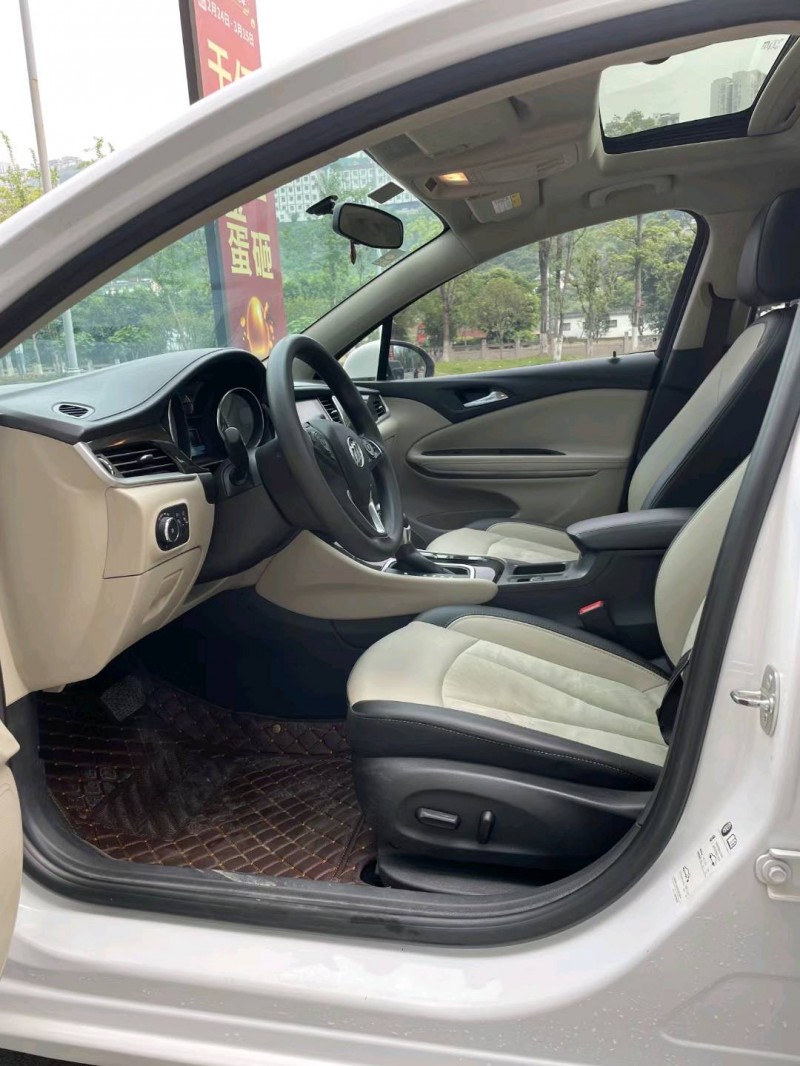 重庆18年别克威朗7