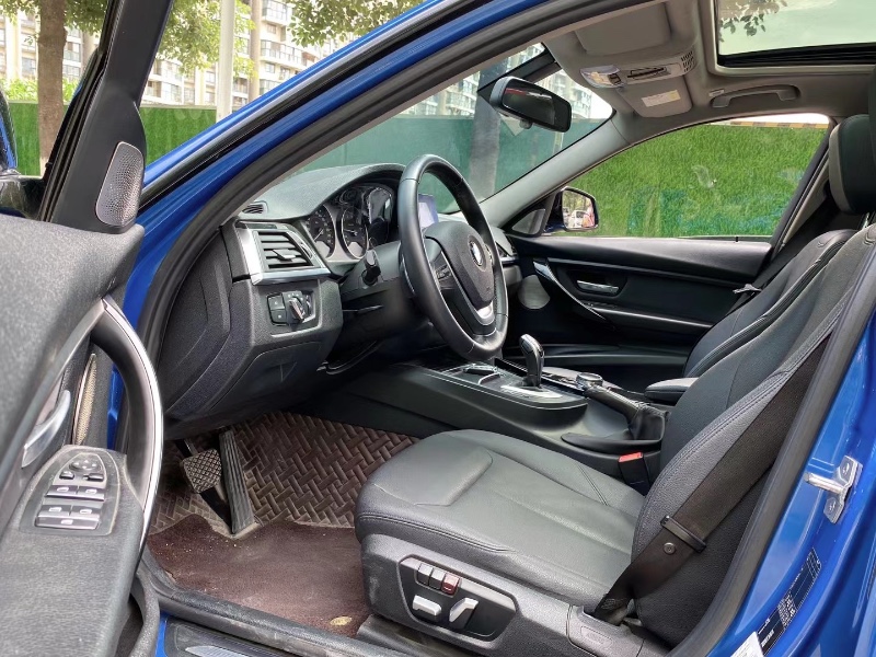 成都17年宝马3系4