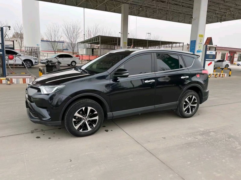 榆林19年丰田RAV43