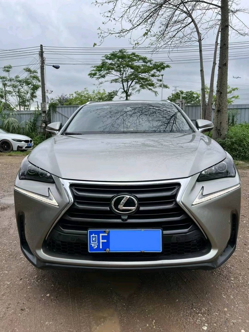 广州17年雷克萨斯NX1
