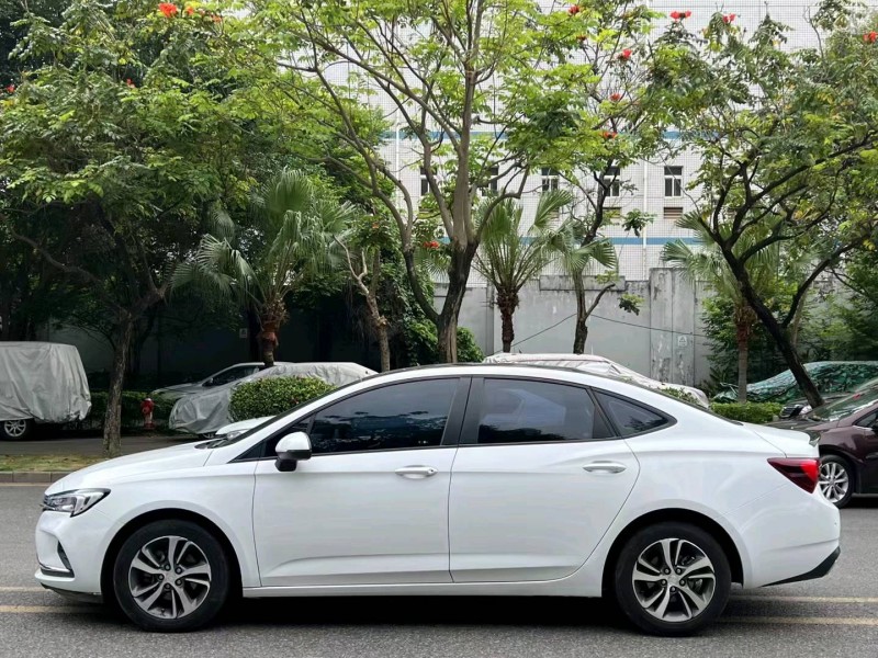 深圳21年别克威朗4