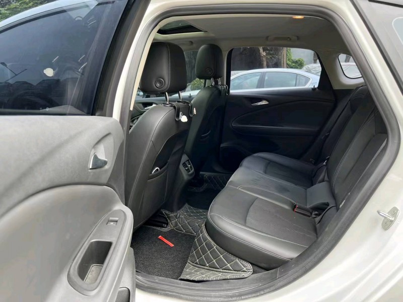 深圳21年别克威朗8