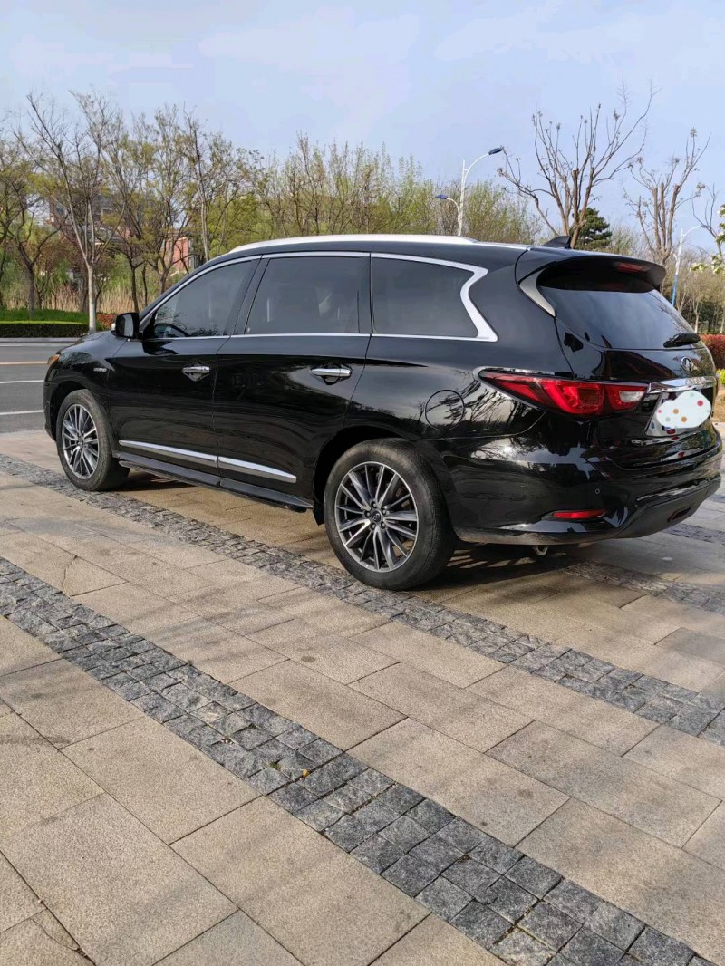 青岛20年英菲尼迪QX606