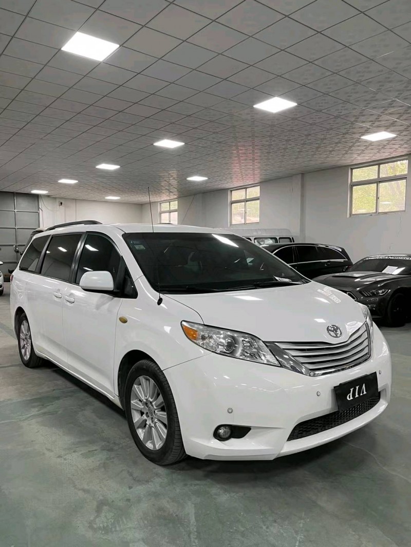 廊坊14年丰田塞纳3