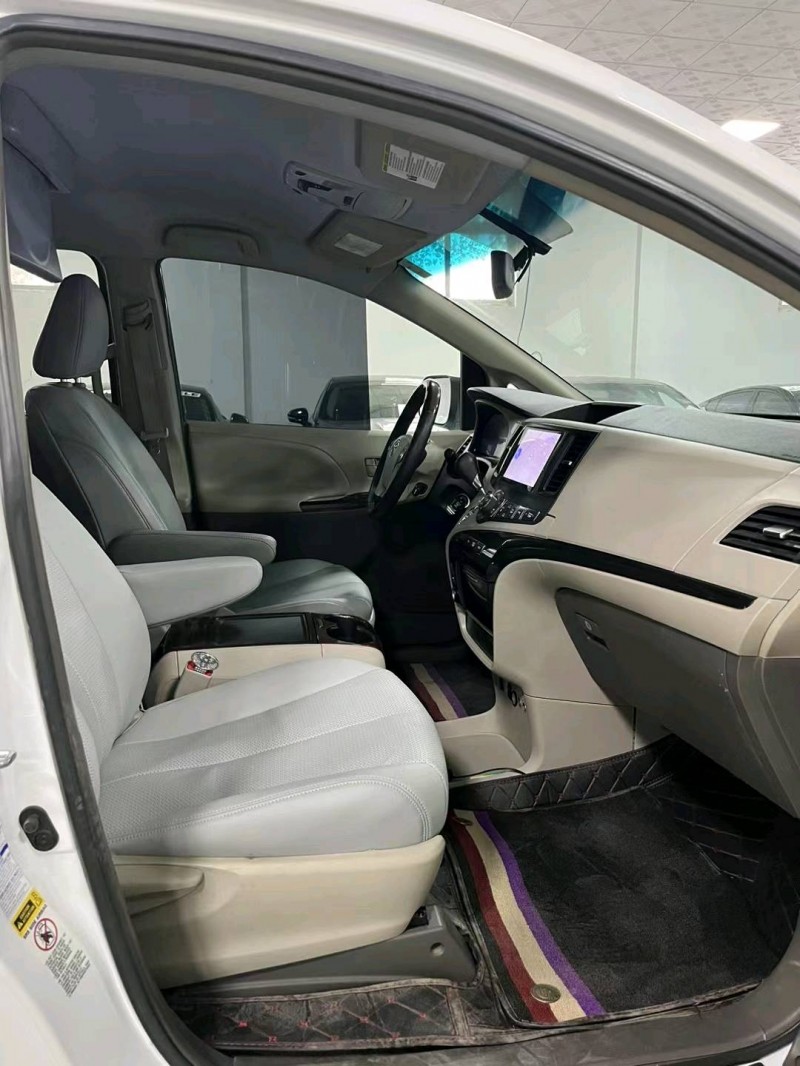 廊坊14年丰田塞纳6