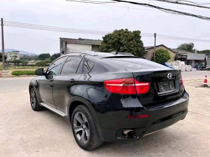 广州11年宝马X68