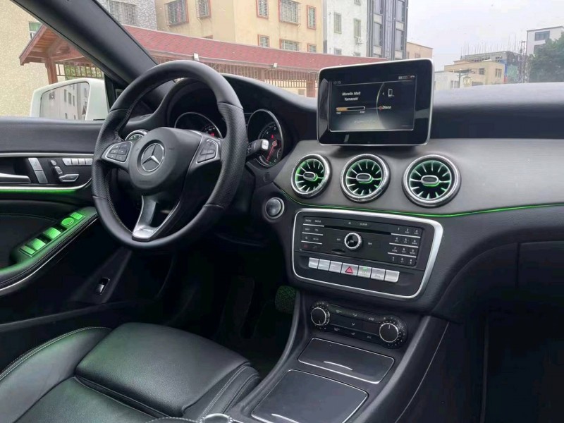 深圳16年奔驰CLA5