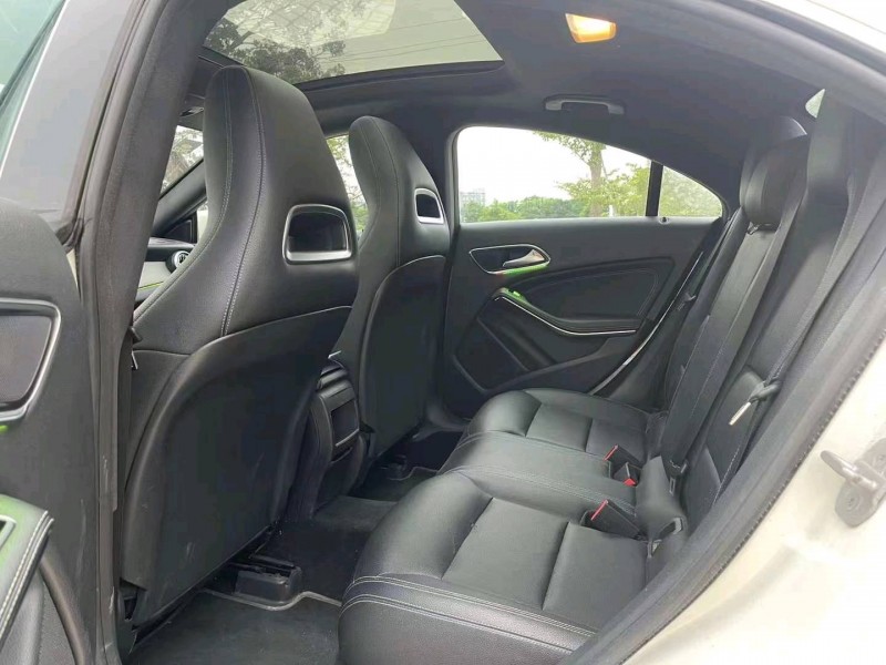 深圳16年奔驰CLA8