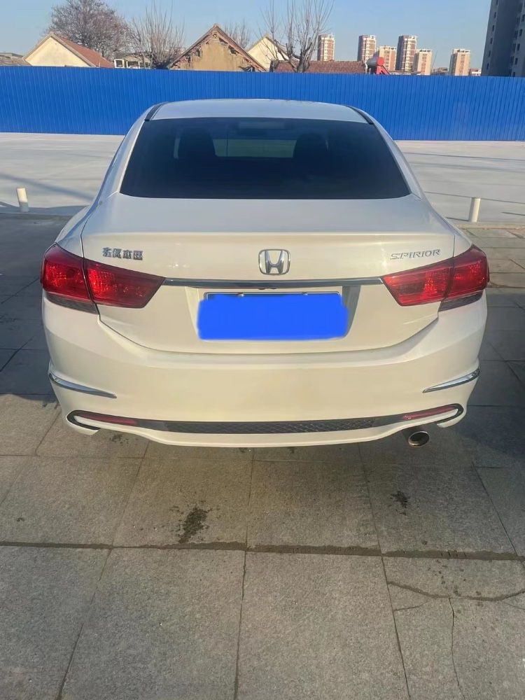 青岛17年本田思铂睿2