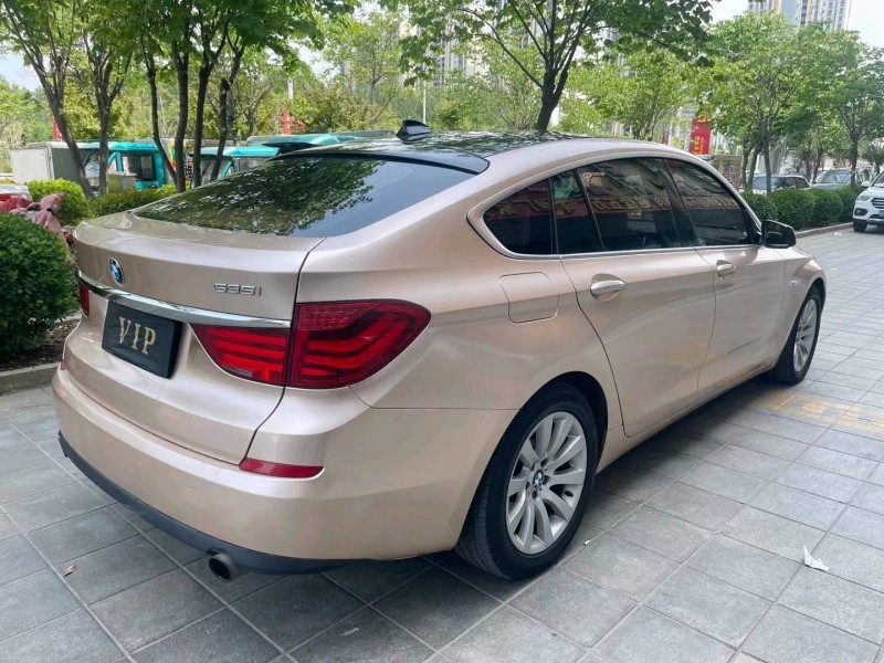 济宁10年宝马5系GT8