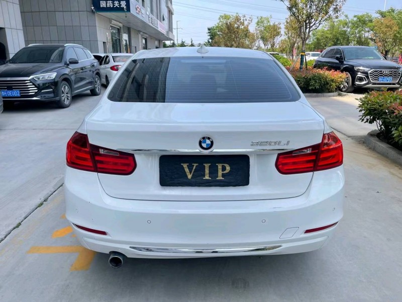 济宁15年宝马3系9