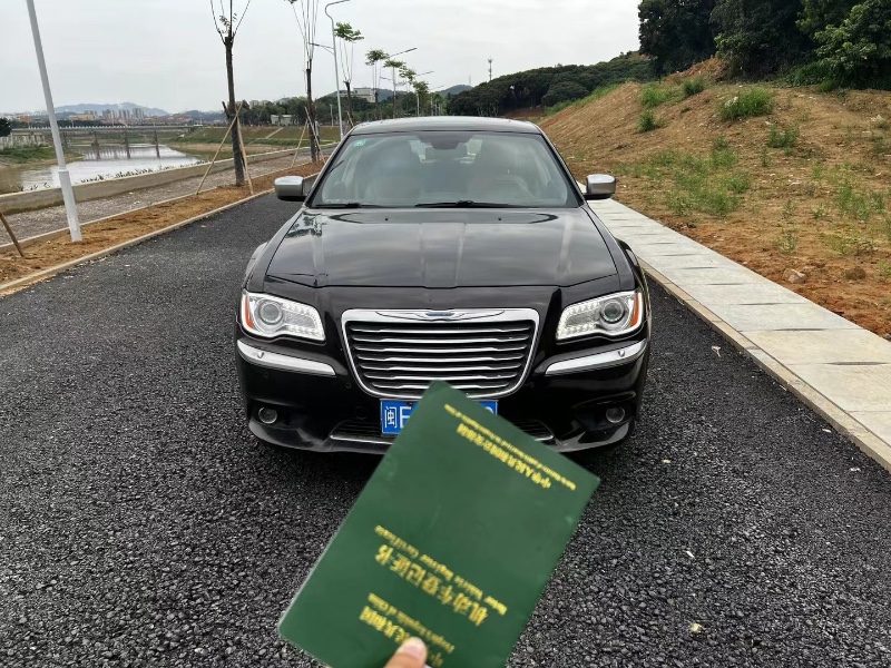 广州14年克莱斯勒300C1