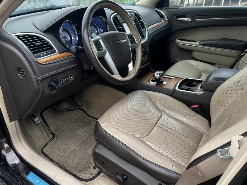 广州14年克莱斯勒300C2