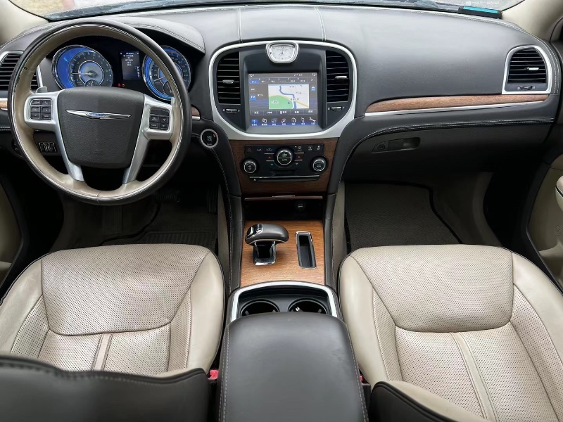 广州14年克莱斯勒300C8