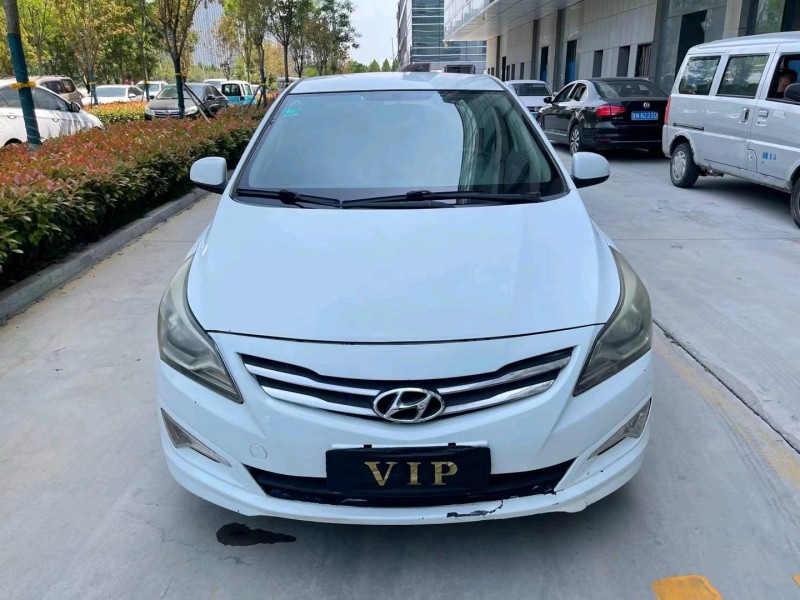 济宁14年现代瑞纳1