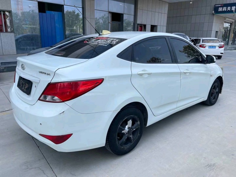 济宁14年现代瑞纳7