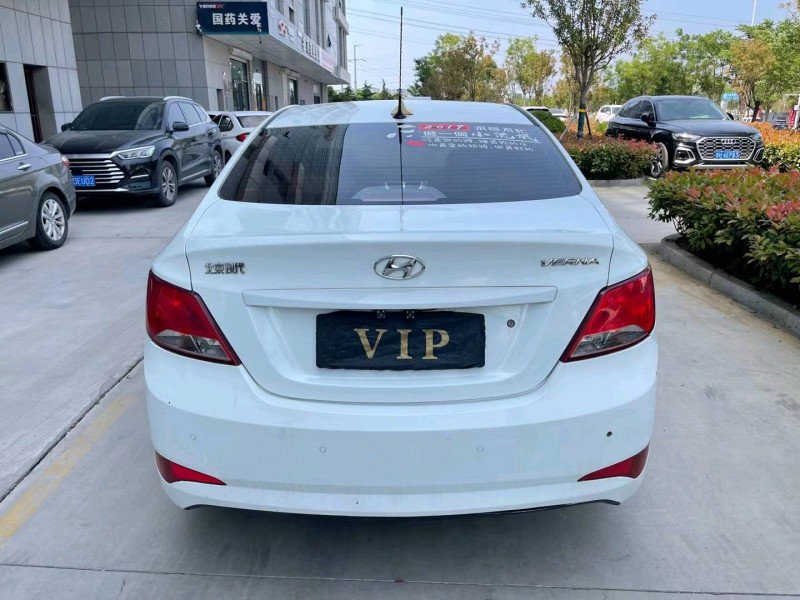 济宁14年现代瑞纳8