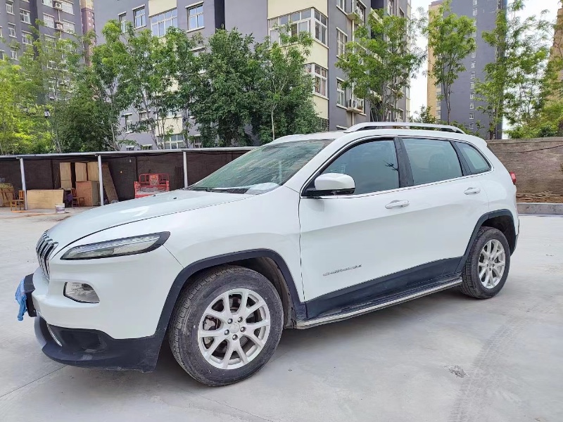 菏澤19年Jeep自由光2